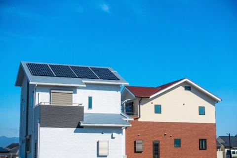 太陽光発電は屋根の形や方角が大切 形別にみる設置方法や方角別にみる発電効率とは 太陽光 発電 風力発電 スマートハウスの選び方をリベラルソリューションがご提案