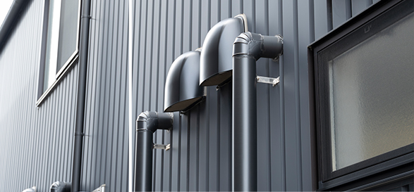 1.塗装：コストを抑え、住まいの印象を美しく塗り替える